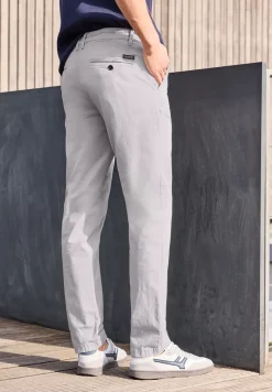 Slim Leg Chino mit Stretchbund
