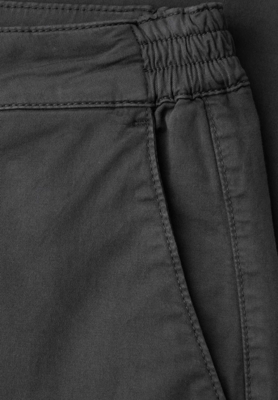 Slim Leg Chino mit Stretchbund