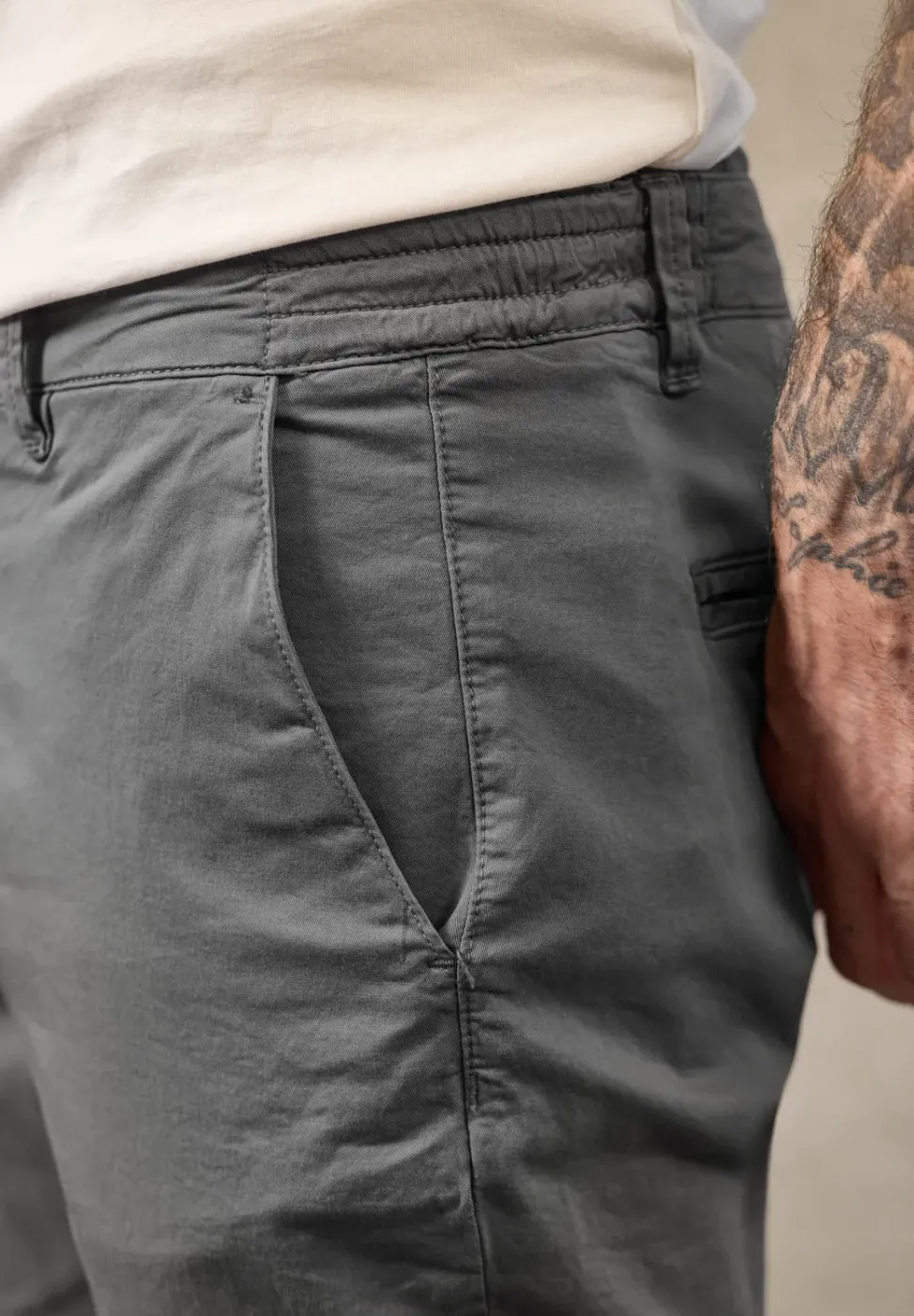Slim Leg Chino mit Stretchbund