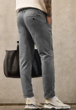 Slim Leg Chino mit Stretchbund