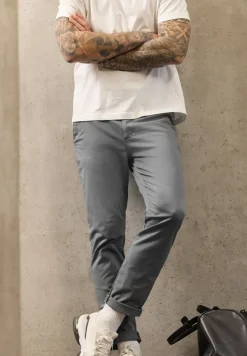 Slim Leg Chino mit Stretchbund