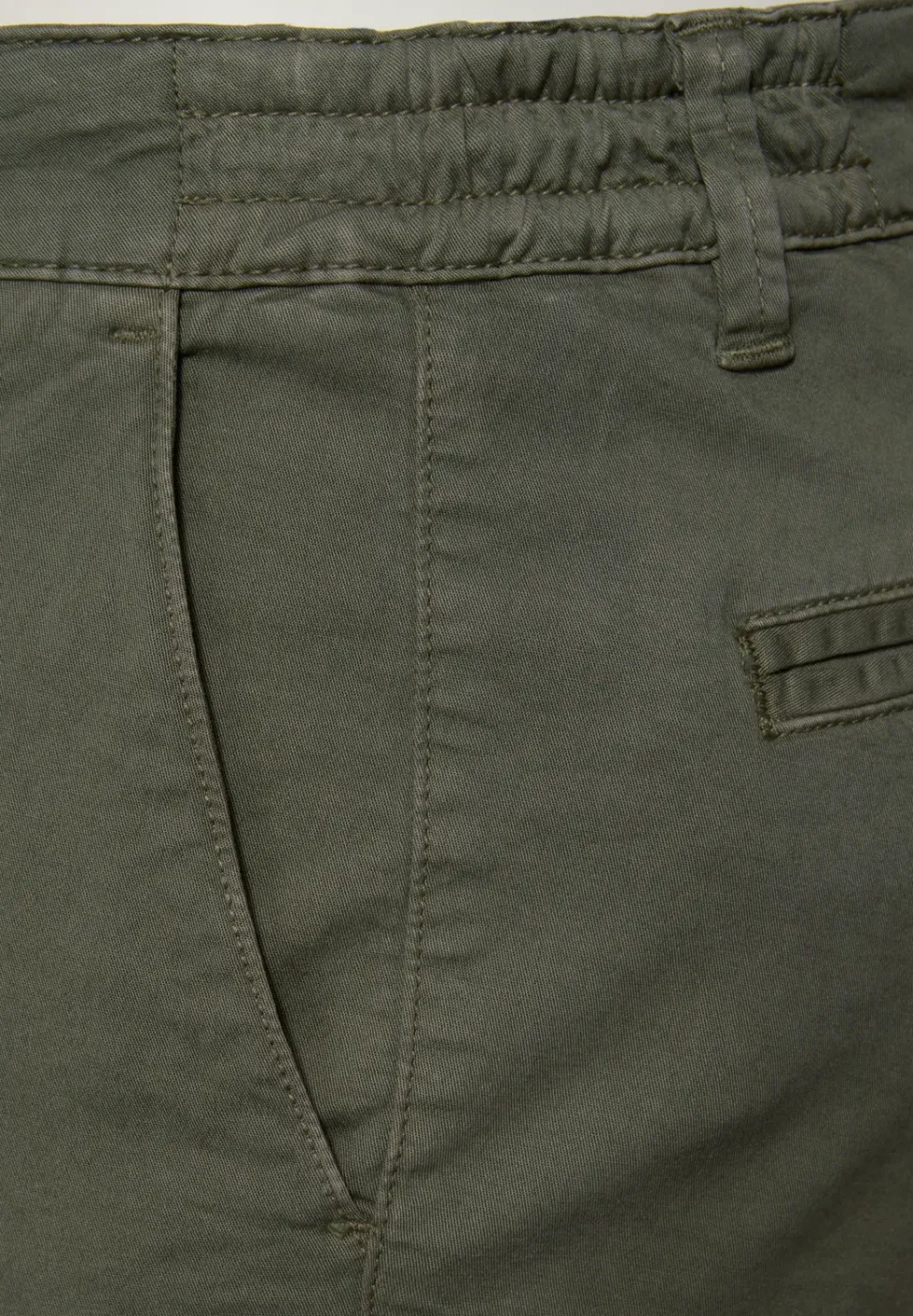 Slim Leg Chino mit Stretchbund