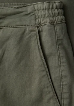 Slim Leg Chino mit Stretchbund