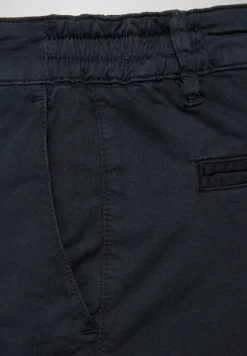 Slim Leg Chino mit Stretchbund