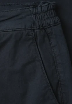Slim Leg Chino mit Stretchbund