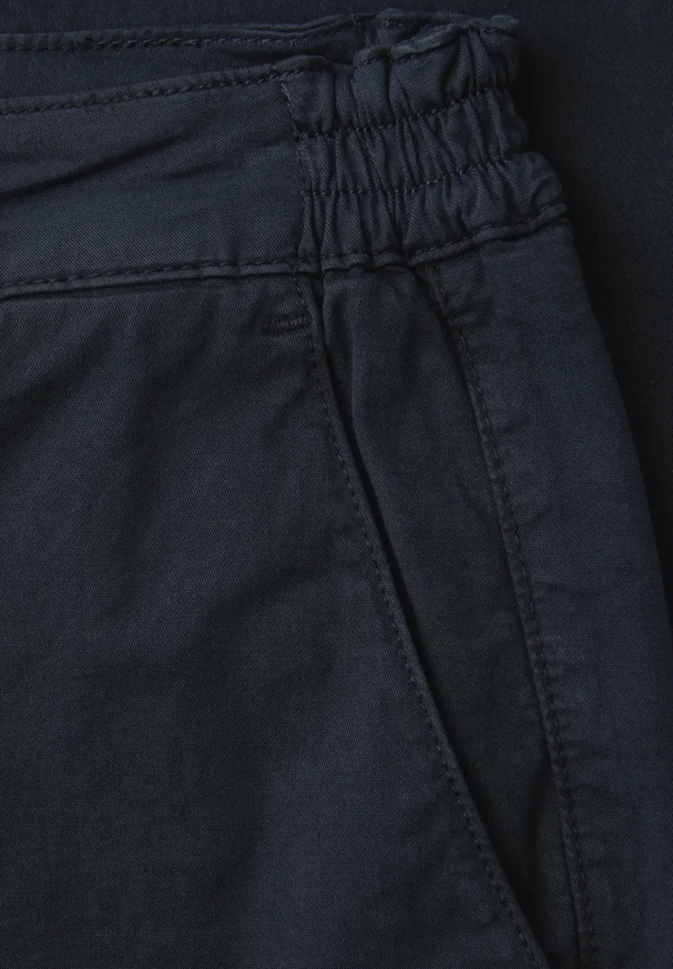 Slim Leg Chino mit Stretchbund