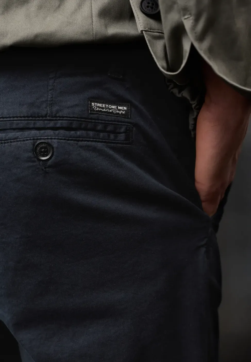 Slim Leg Chino mit Stretchbund