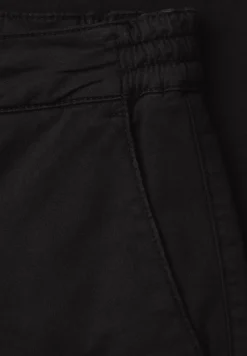 Slim Leg Chino mit Stretchbund