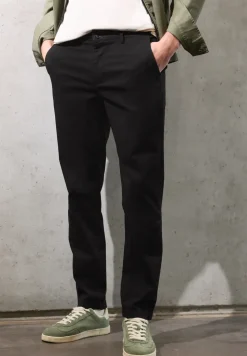 Slim Leg Chino mit Stretchbund