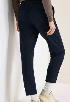 Slim Leg Hose