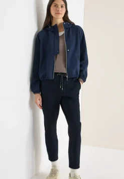 Slim Leg Hose