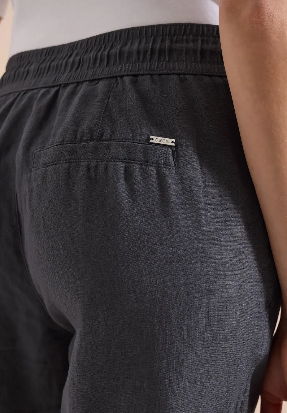 Slim Leg Hose aus Leinen im Casual Fit