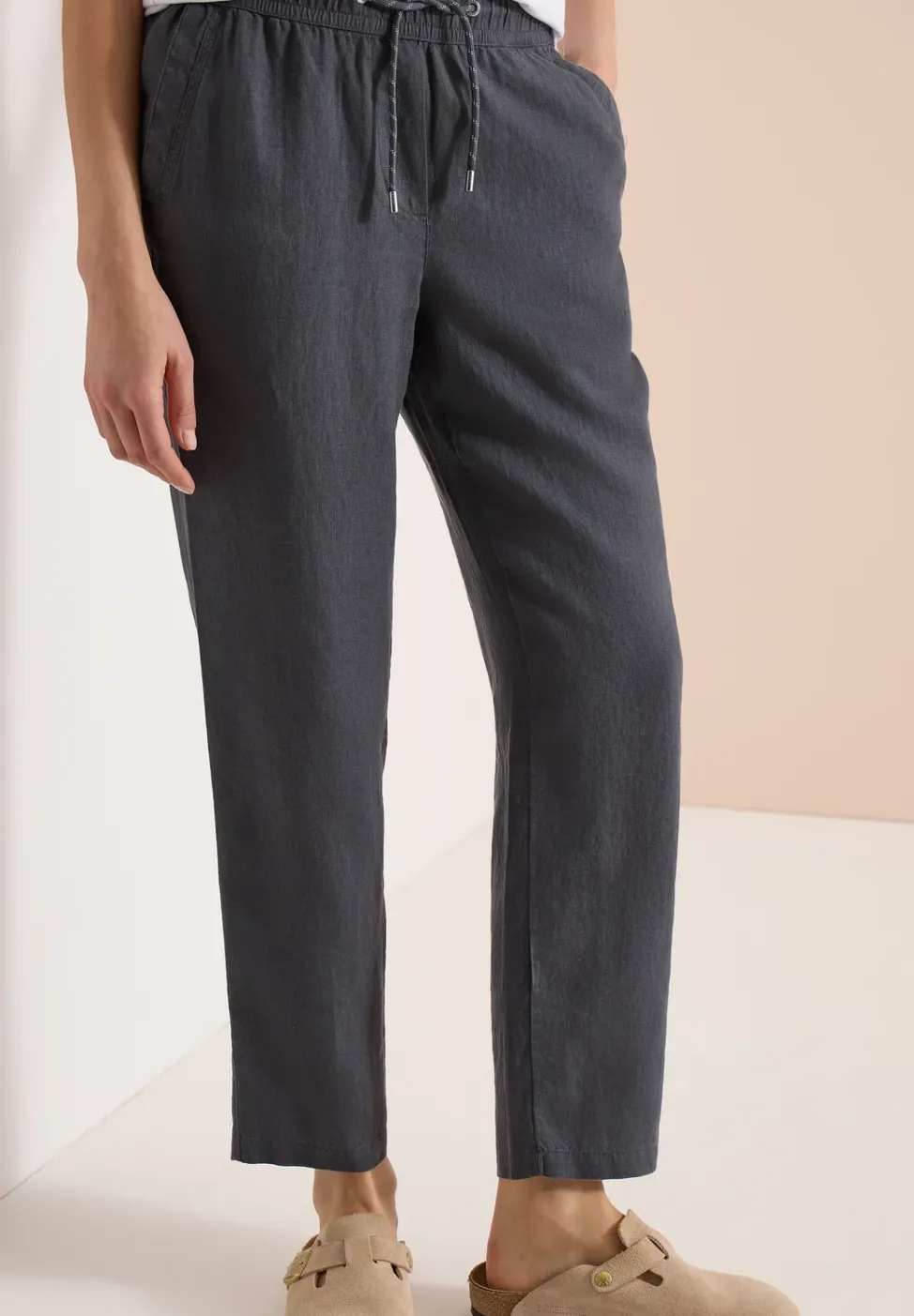 Slim Leg Hose aus Leinen im Casual Fit