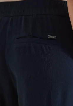 Slim Leg Hose im Loose Fit mit Struktur