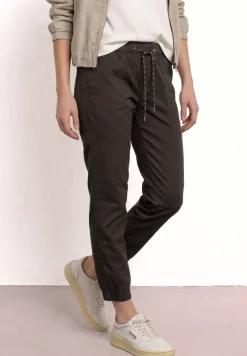 Slim Leg Hose in leichter Qualität