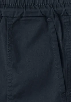 Slim Leg Hose in leichter Qualität