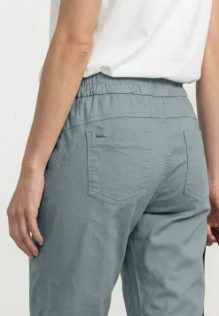 Slim Leg Hose in leichter Qualität