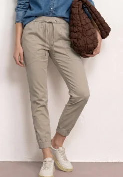 Slim Leg Hose in leichter Qualität