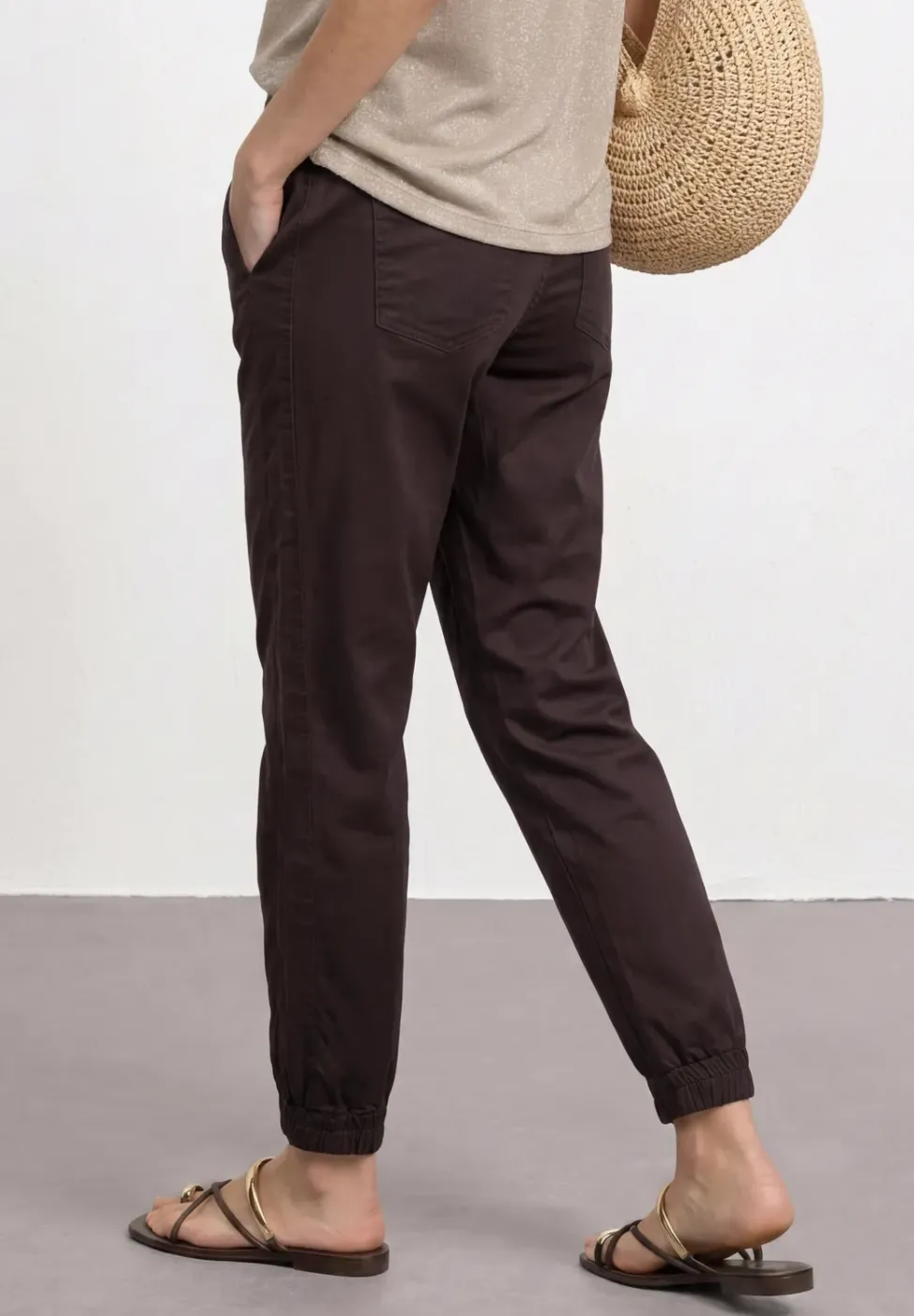 Slim Leg Hose in leichter Qualität