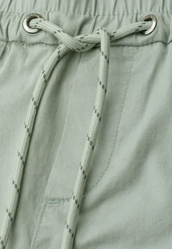 Slim Leg Hose in leichter Qualität