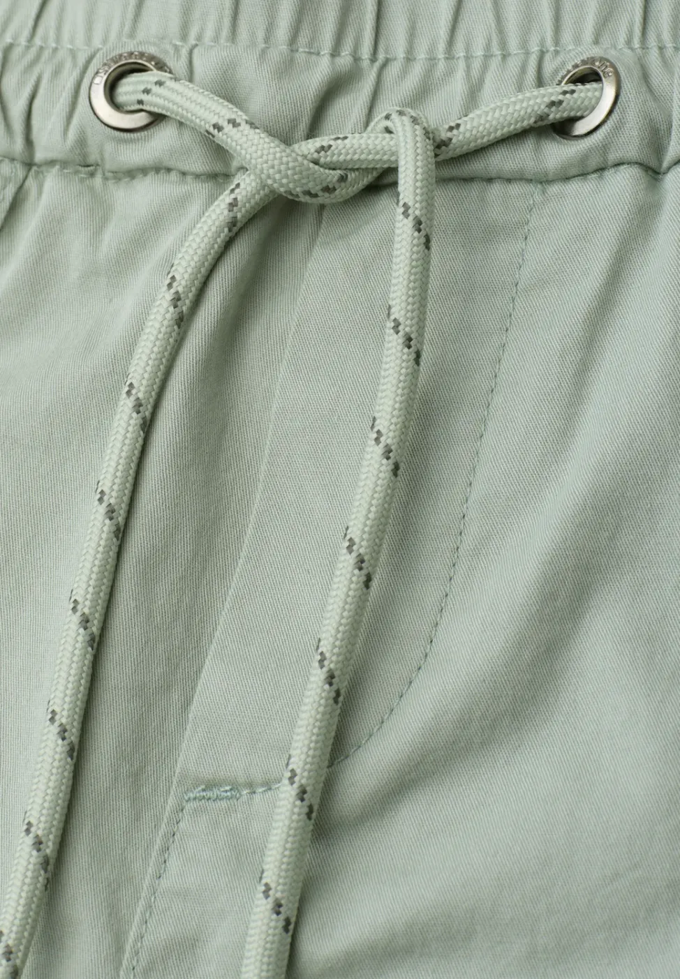 Slim Leg Hose in leichter Qualität