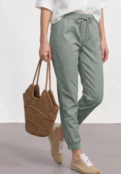 Slim Leg Hose in leichter Qualität