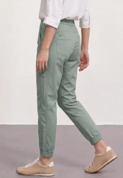 Slim Leg Hose in leichter Qualität