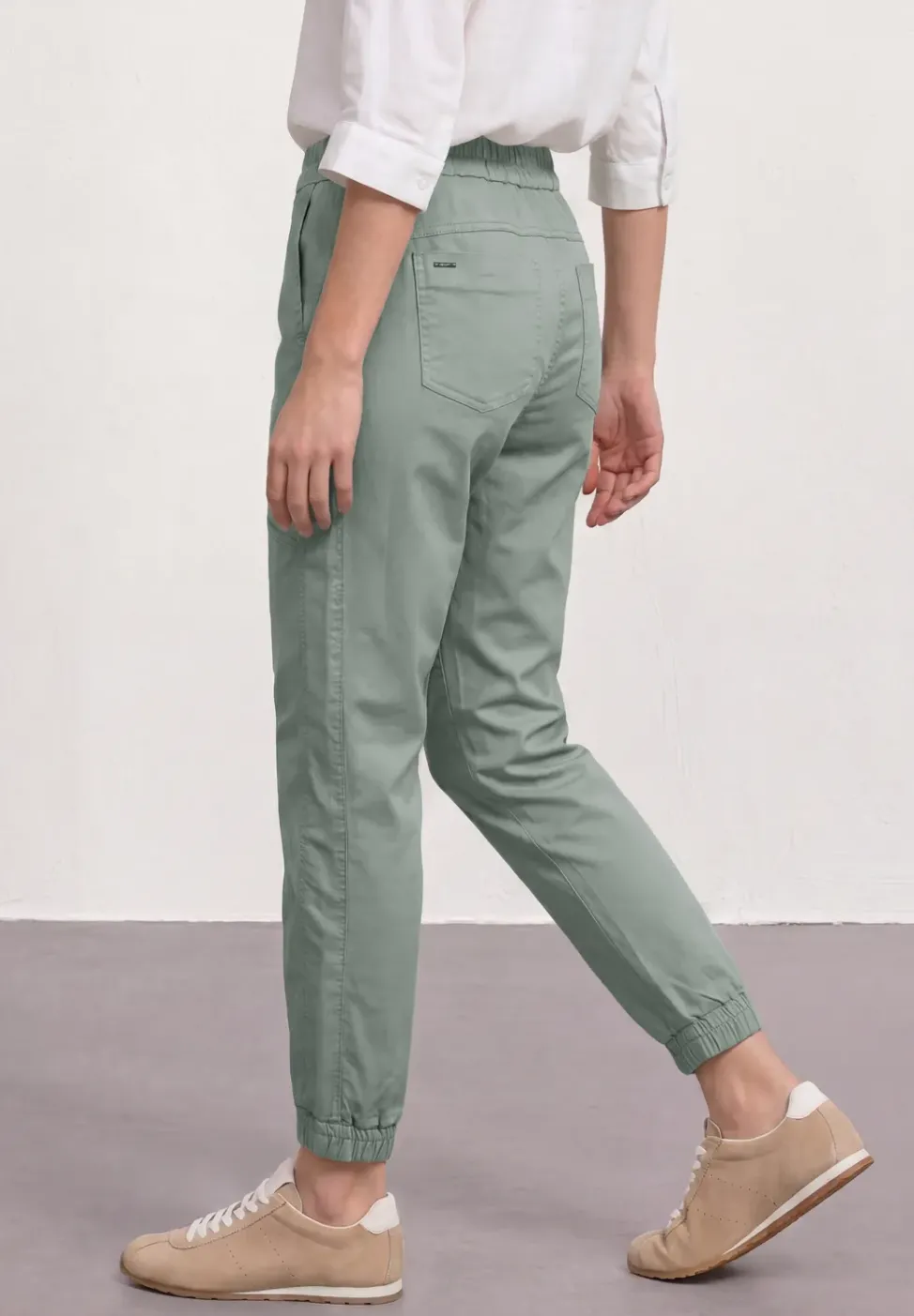 Slim Leg Hose in leichter Qualität