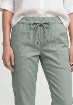 Slim Leg Hose in leichter Qualität