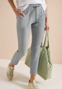 Slim Leg Hose in Seersucker Qualität