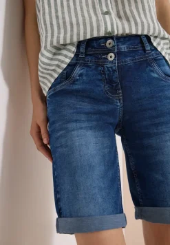Slim Leg Jeansshorts im Casual Fit