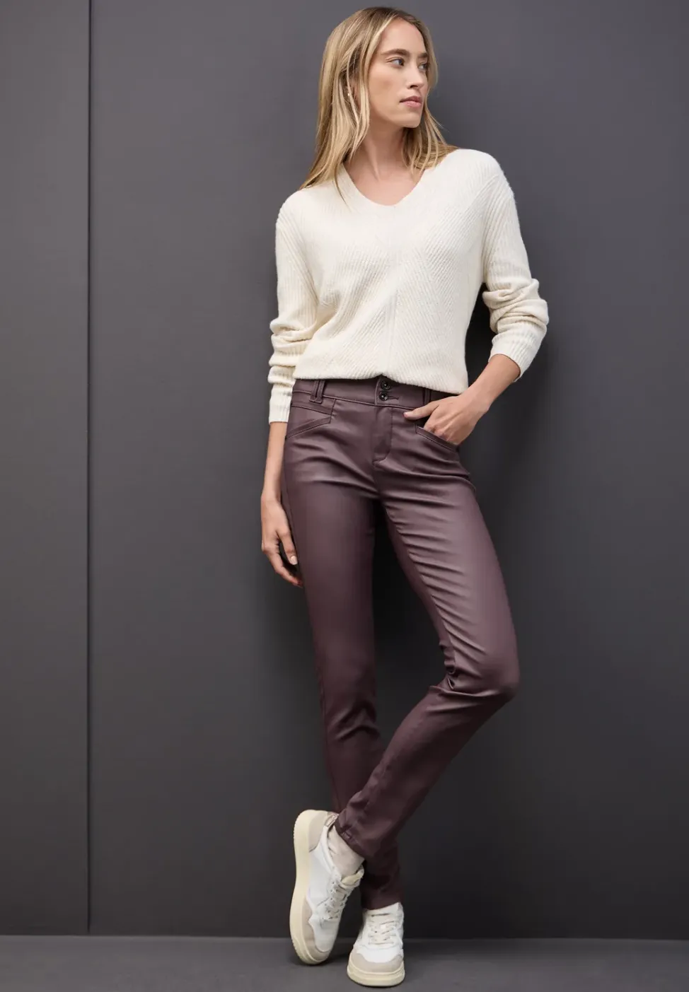 Slim Fit Coated Hose