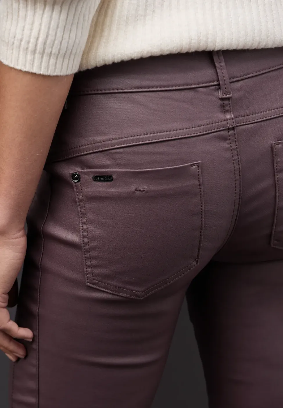 Slim Fit Coated Hose