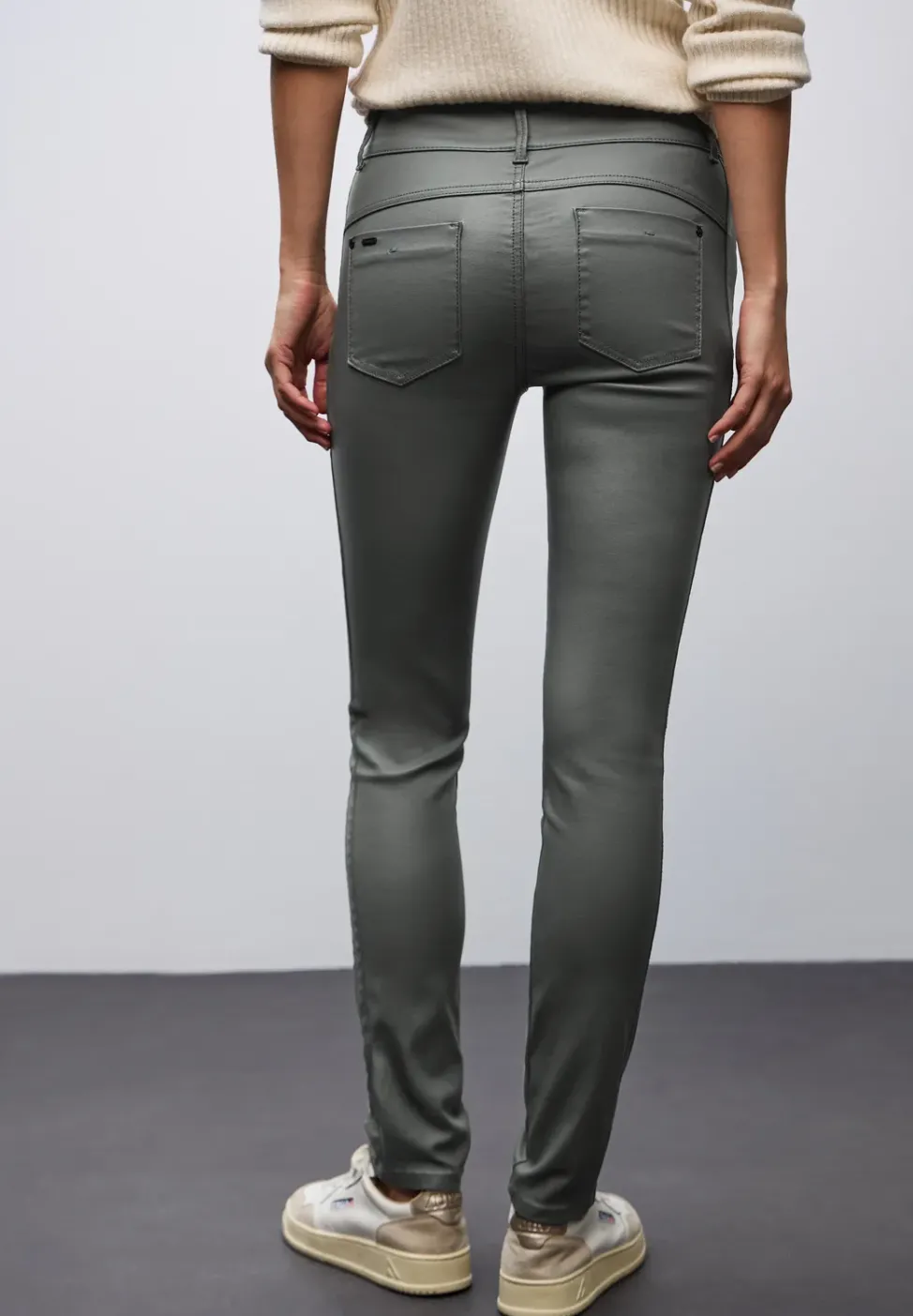 Slim Fit Coated Hose