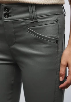 Slim Fit Coated Hose