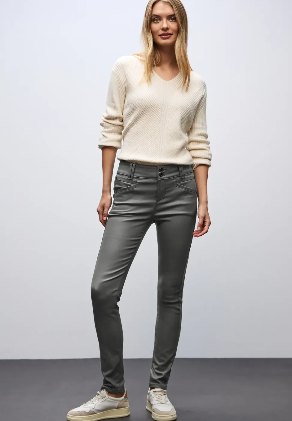 Slim Fit Coated Hose