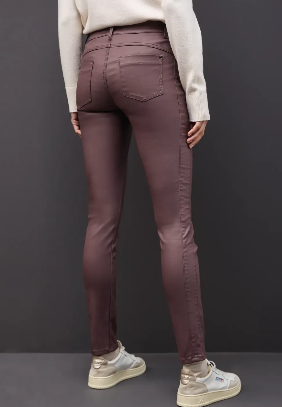 Slim Fit Coated Hose