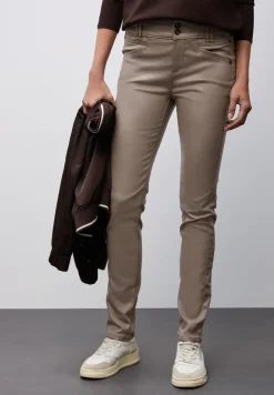 Slim Fit Coated Hose
