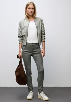 Slim Fit Coated Hose