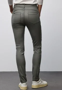 Slim Fit Coated Hose