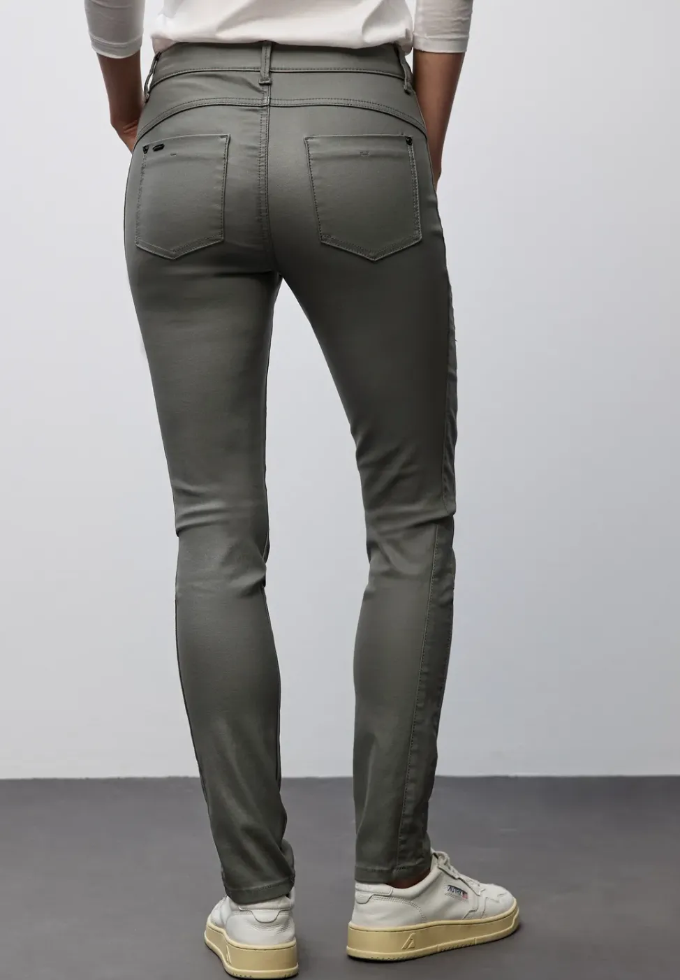 Slim Fit Coated Hose
