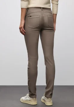 Slim Fit Coated Hose