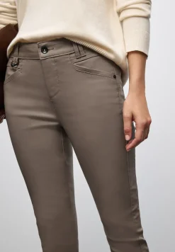 Slim Fit Coated Hose