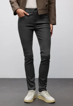 Slim Fit Coated Hose