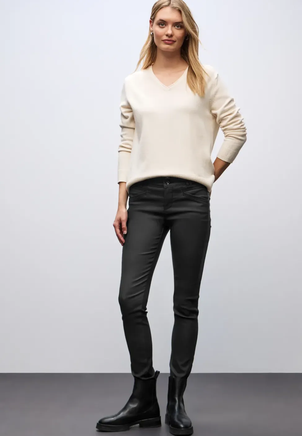 Slim Fit Coated Hose