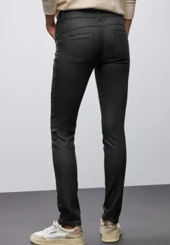 Slim Fit Coated Hose