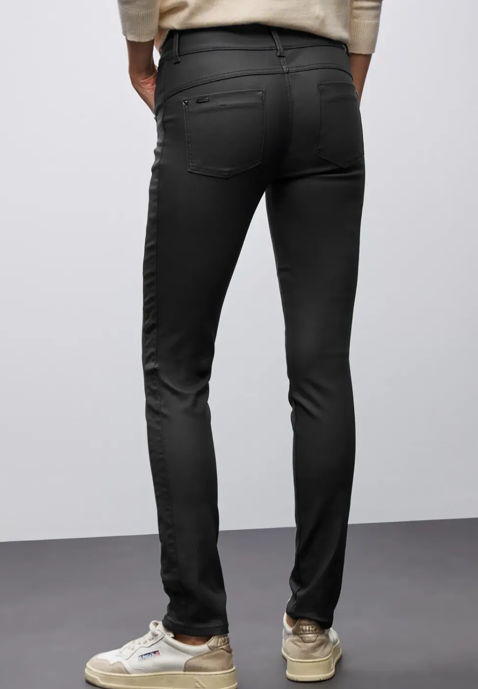 Slim Fit Coated Hose