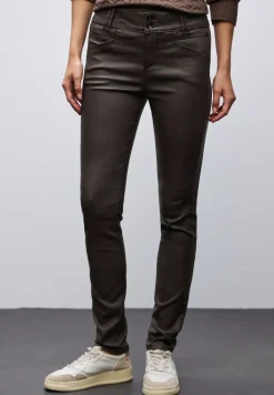 Slim Fit Coated Hose