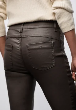 Slim Fit Coated Hose