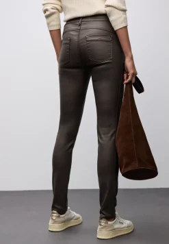 Slim Fit Coated Hose